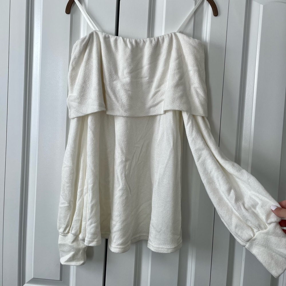 Off the shoulder long sleeve top